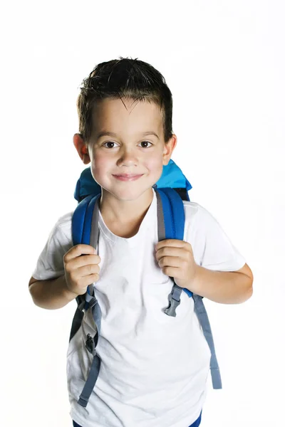 Fröhlicher kleiner Junge mit Rucksack bereit für die Schule — Stockfoto