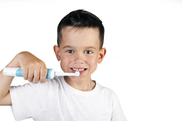 Garçon brossant ses dents — Photo