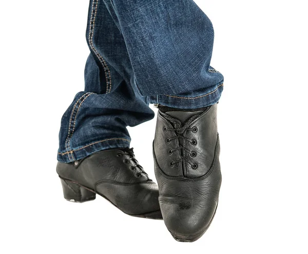 Ірландський танцюрист ноги в чорний взуття, ізольовані — стокове фото