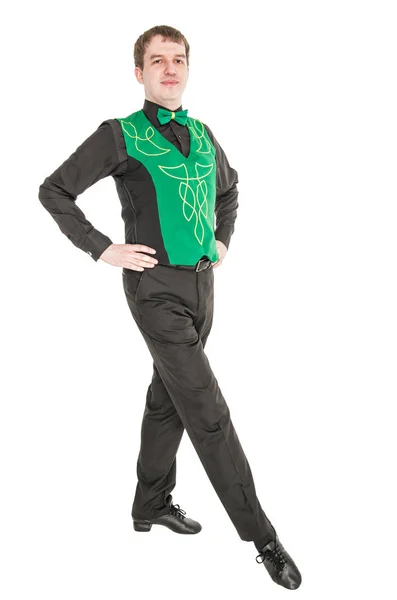 Jonge man in kostuum voor Ierse dans geïsoleerd — Stockfoto