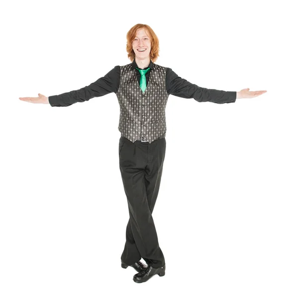 Молодой человек в костюме для ирландского танца изолирован — стоковое фото