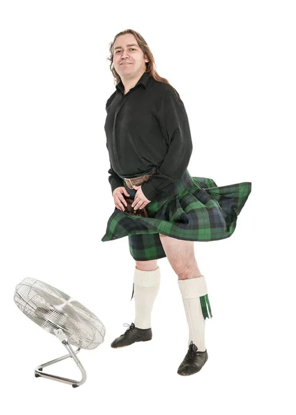 Escocês homem em traje nacional tradicional com sopro kilt — Fotografia de Stock