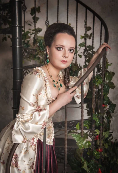 Beautiful woman in old historic medieval dress — Stock Photo, Image