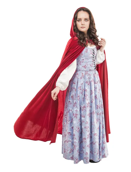 Jonge mooie vrouw in lange middeleeuwse jurk en rode mantel — Stockfoto