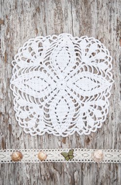 Deniz kabuklarını ve eski dantel kumaş ile eski püskü şık arka plan woo