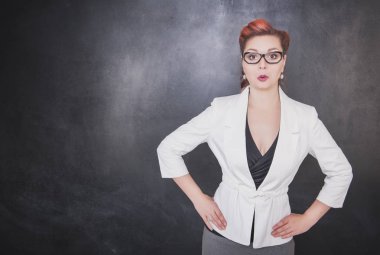 Kara tahta üzerinde sürpriz öğretmen 