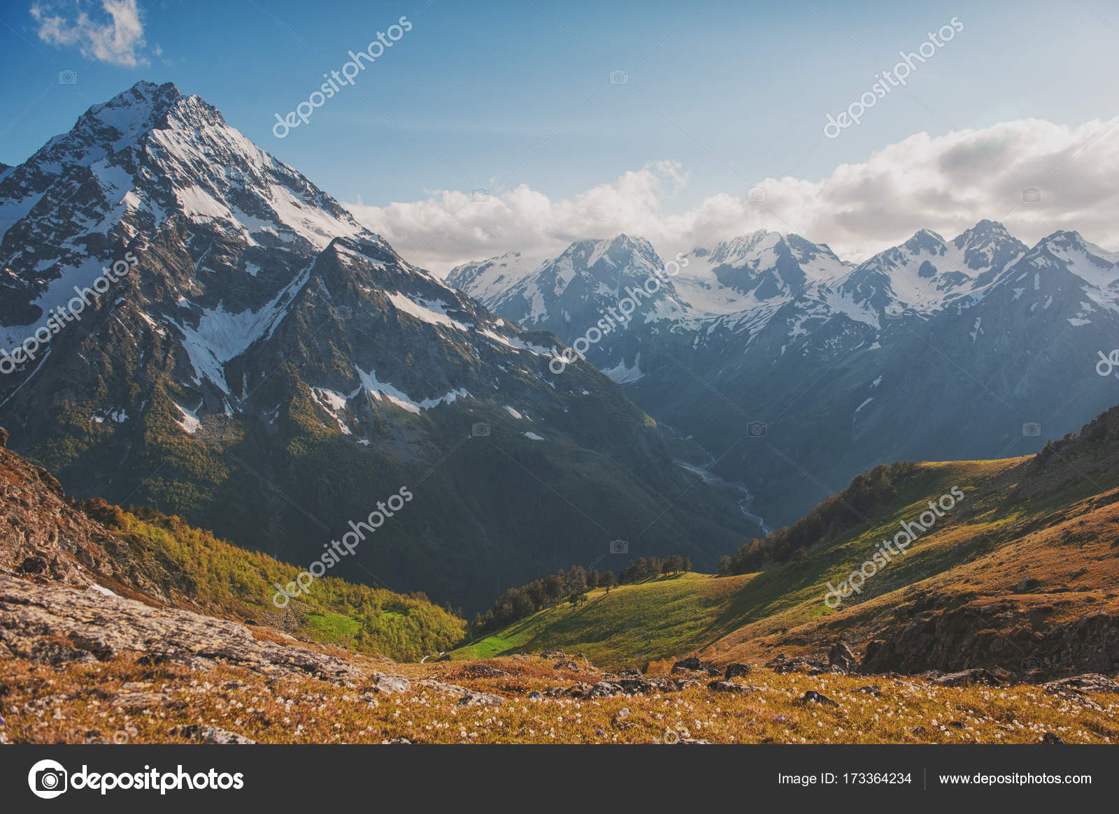 美しい山の風景と青空 無料のストック写真 C Darkbird