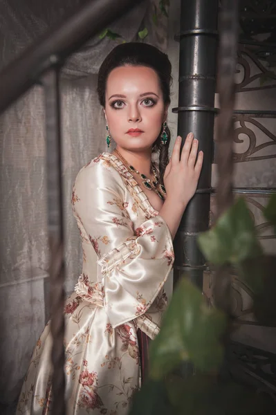 Beautiful woman in old historic medieval dress — Stock Photo, Image