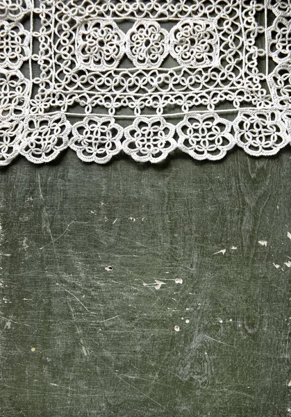 Fundo vintage com toalha de mesa de renda na madeira velha — Fotografia de Stock