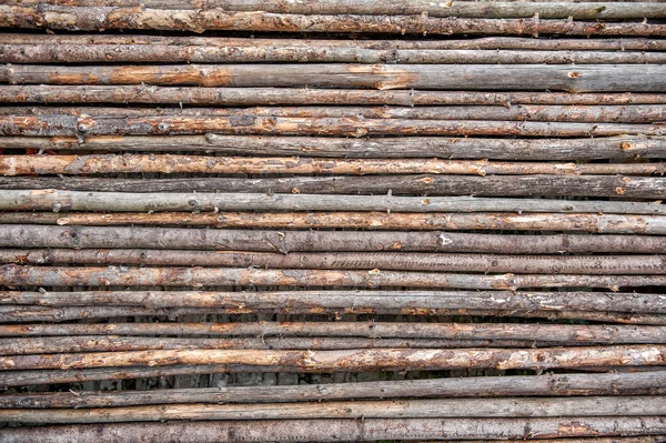 Дерев'яна дошка полюса вивітрювання текстури фону — стокове фото