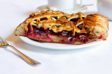 pasta beyaz kiraz ile