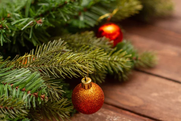 Tableros Madera Con Bolas Navidad Doradas Patas Abeto — Foto de Stock