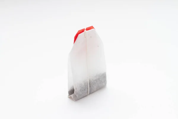 Satu kantong teh diisolasi pada latar belakang putih — Stok Foto
