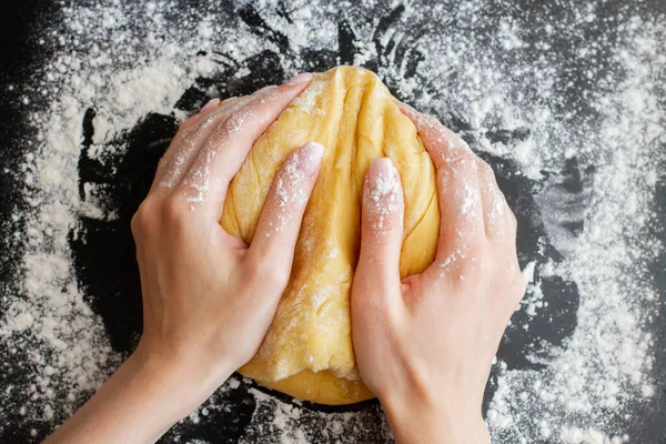 Woman Hands Hold Prepared Dough Black Table — Stock Photo, Image