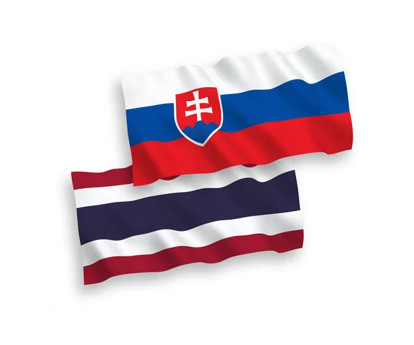 Bandeiras da Eslováquia e da Tailândia sobre um fundo branco — Vetor de Stock