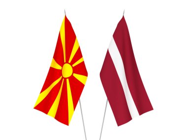 Letonya ve Kuzey Makedonya bayrakları