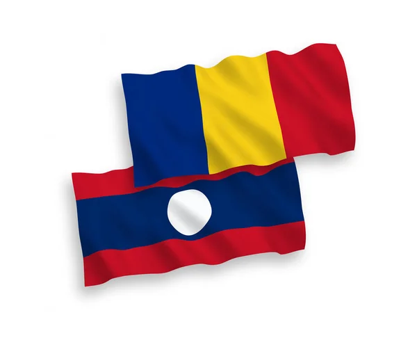 Banderas de Rumanía y Laos sobre fondo blanco — Vector de stock