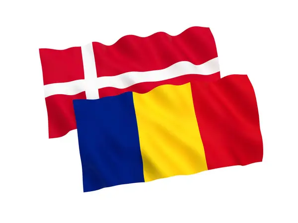 Bandeiras da Roménia e da Dinamarca sobre fundo branco — Fotografia de Stock
