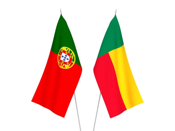 Drapeaux Bénin et Portugal — Photo