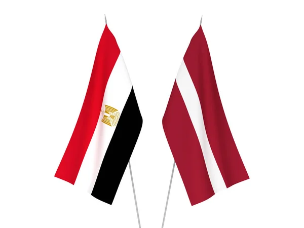 Vlaggen van Letland en Egypte — Stockfoto