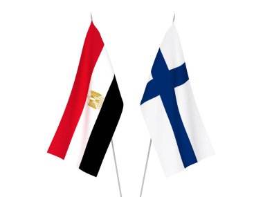 Mısır ve Finlandiya bayrakları