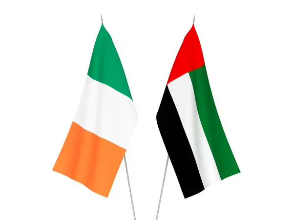 Bandeiras da Irlanda e dos Emirados Árabes Unidos — Fotografia de Stock