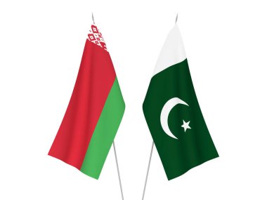 Beyaz Rusya ve Pakistan bayrakları
