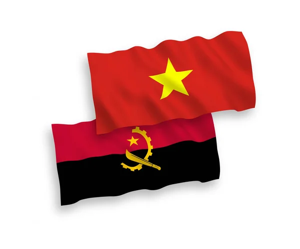 Vlajky Angola a Vietnam na bílém pozadí — Stockový vektor