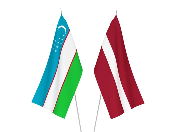 Bandeiras Tecido Nacional Letónia Uzbequistão Isoladas Sobre Fundo Branco Ilustração — Fotografia de Stock