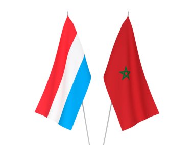 Beyaz arka planda Lüksemburg ve Fas 'ın ulusal kumaş bayrakları izole edildi. 3d resimleme.