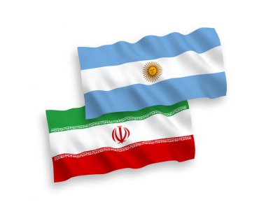 Beyaz arka planda İran ve Arjantin 'in ulusal taşıyıcı kumaş bayrakları izole edildi. 1 'e 2 oranında.