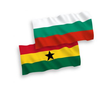 Bulgaristan ve Gana 'nın ulusal taşıyıcı kumaş bayrakları beyaz zemin üzerinde izole edildi. 1 'e 2 oranında.
