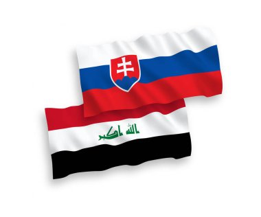 Slovakya ve Irak 'ın ulusal taşıyıcı kumaş bayrakları beyaz arka planda izole edildi. 1 'e 2 oranında.