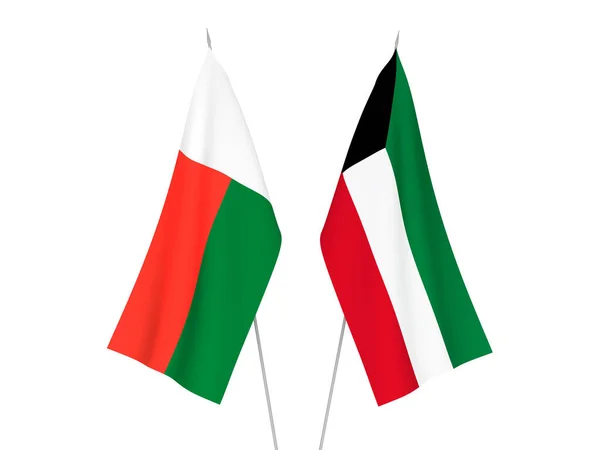 Nationale Stoffen Vlaggen Van Koeweit Madagaskar Geïsoleerd Witte Achtergrond Weergave — Stockfoto