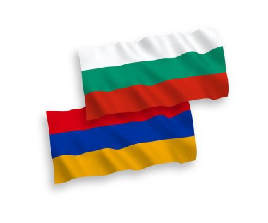 Bulgaristan ve Ermenistan 'ın ulusal taşıyıcı kumaş bayrakları beyaz arka planda izole edildi. 1 'e 2 oranında.