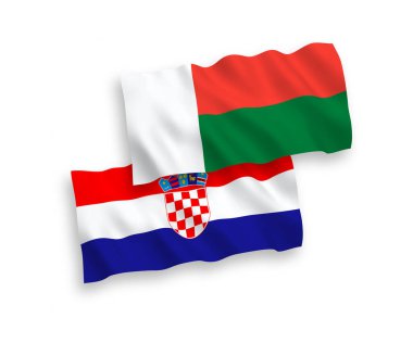 Madagaskar ve Hırvatistan 'ın ulusal taşıyıcı kumaş bayrakları beyaz zemin üzerinde izole edildi. 1 'e 2 oranında.