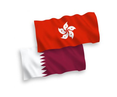 Beyaz arka planda Katar ve Hong Kong 'un ulusal taşıyıcı kumaş bayrakları izole edildi. 1 'e 2 oranında.
