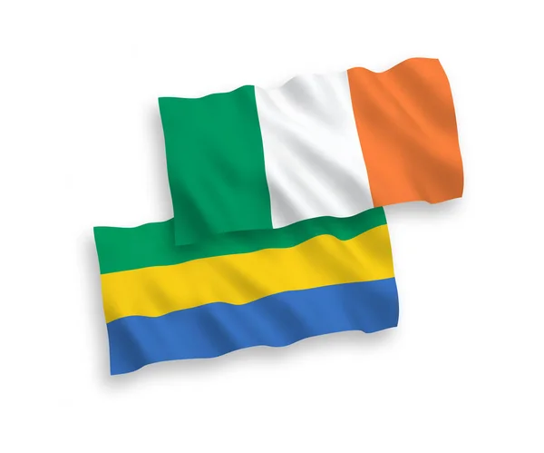 Nationale Vectorweefsel Golfvlaggen Van Ierland Gabon Geïsoleerd Witte Achtergrond Tot — Stockvector