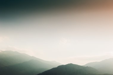 dağlar ve günbatımı, gökyüzü