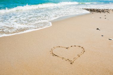 Sahilde kalp şekli