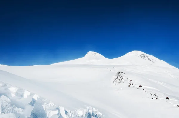 Elbruz Dağı, Avrupa'nın en yüksek zirvesi — Stok fotoğraf