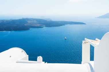 Yunanistan 'ın Santorini adasında beyaz mimari. 