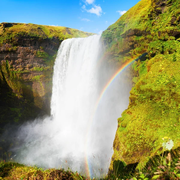 Cascada de Skogafoss, sur de Islandia — Foto de Stock