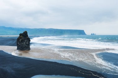 Reynisfjara plaj siyah volkanik kum, İzlanda