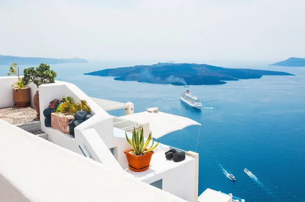 Architettura bianca sull'isola di Santorini, Grecia. — Foto Stock