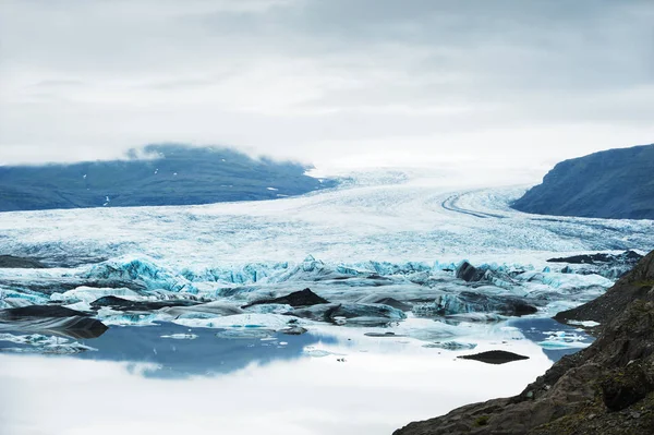 Vatnajokull glaciär, Hoffellsjokull av sjö, Island. — Stockfoto