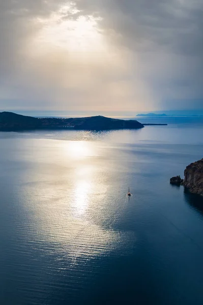 Όμορφο ηλιοβασίλεμα στη Σαντορίνη, Ελλάδα — Φωτογραφία Αρχείου