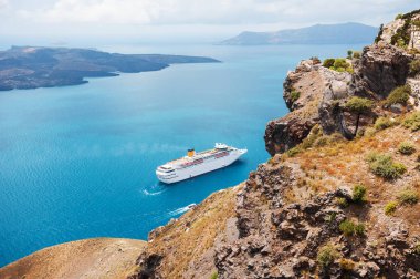 Cruise gemi denize yakın Yunan Adaları. 