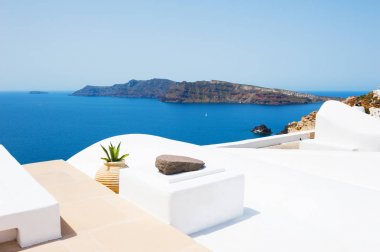 Yunanistan 'ın Santorini adasında beyaz mimari. 