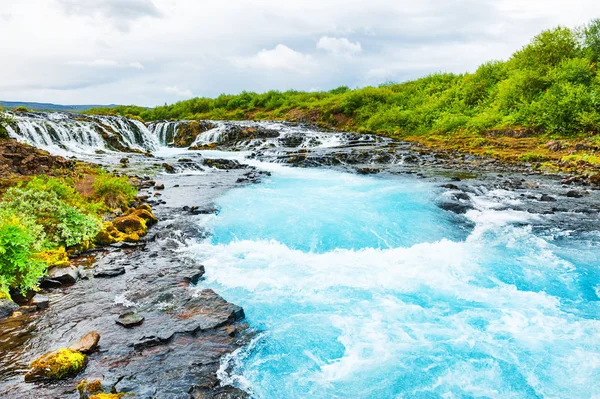 Bruarfoss vodopád Islandu. — Stock fotografie